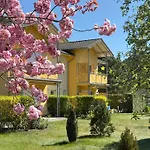 Melosine Apartman *
